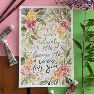 Citação da Bíblia Pintura em aquarela ORIGINAL, lance sua ansiedade sobre ele, arte pintada à mão, rosas impressionistas, 1 Pedro 5:7, versículo de conforto de Deus