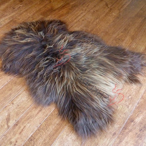 ICELANDIC Brown sheepskin rug 43