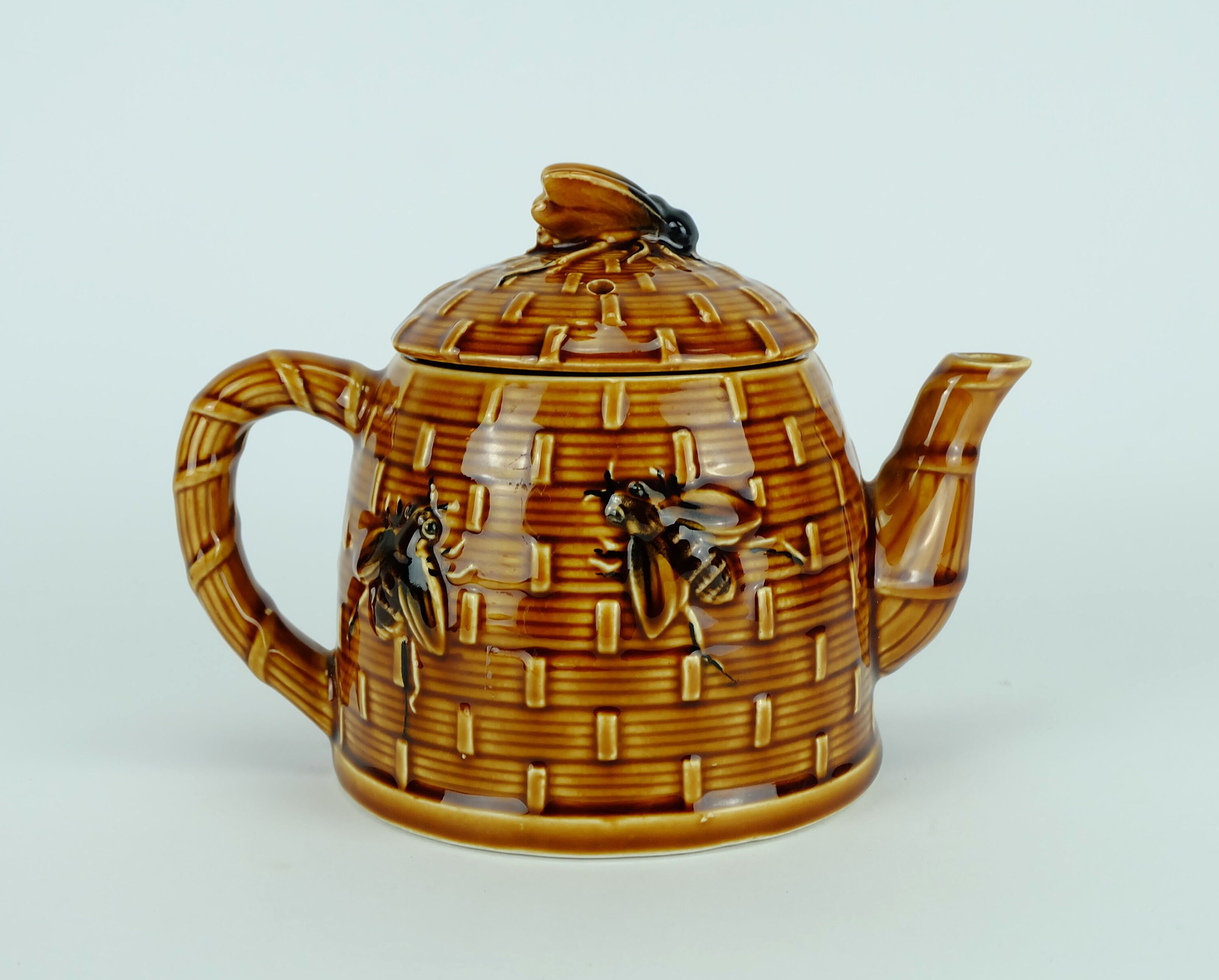 very beautiful ceramic TEAPOT in beehive shape with bee on lid 1930s