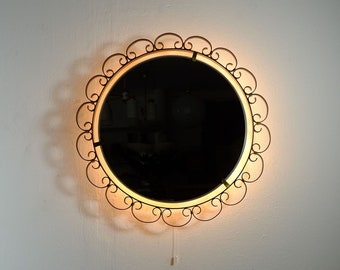 round mid century modern illuminated WALL MIRROR with iron and brass frame hillebrand 1960s