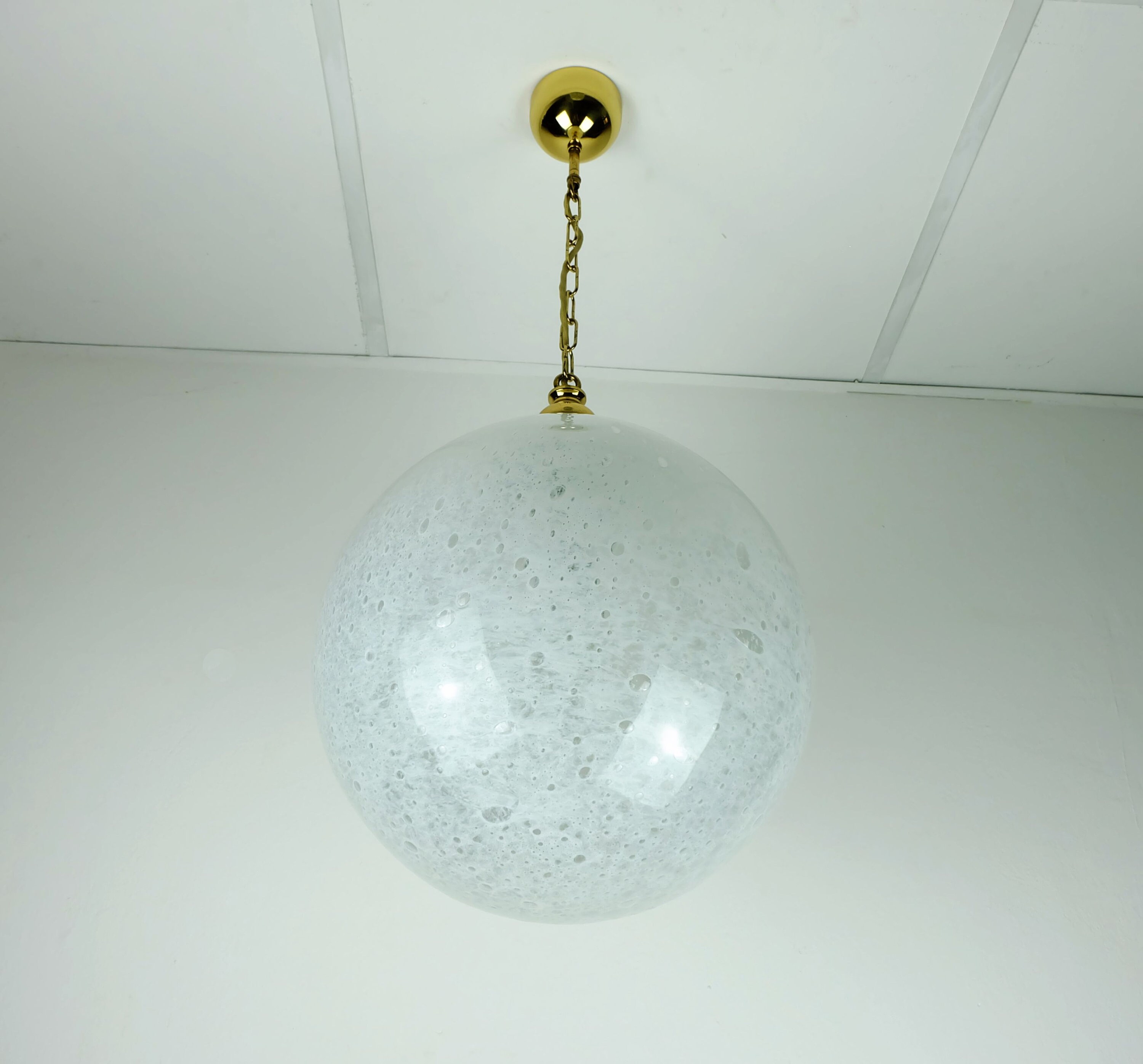 elegant mid century PENDANT LAMP dorialeuchten white glass bubble