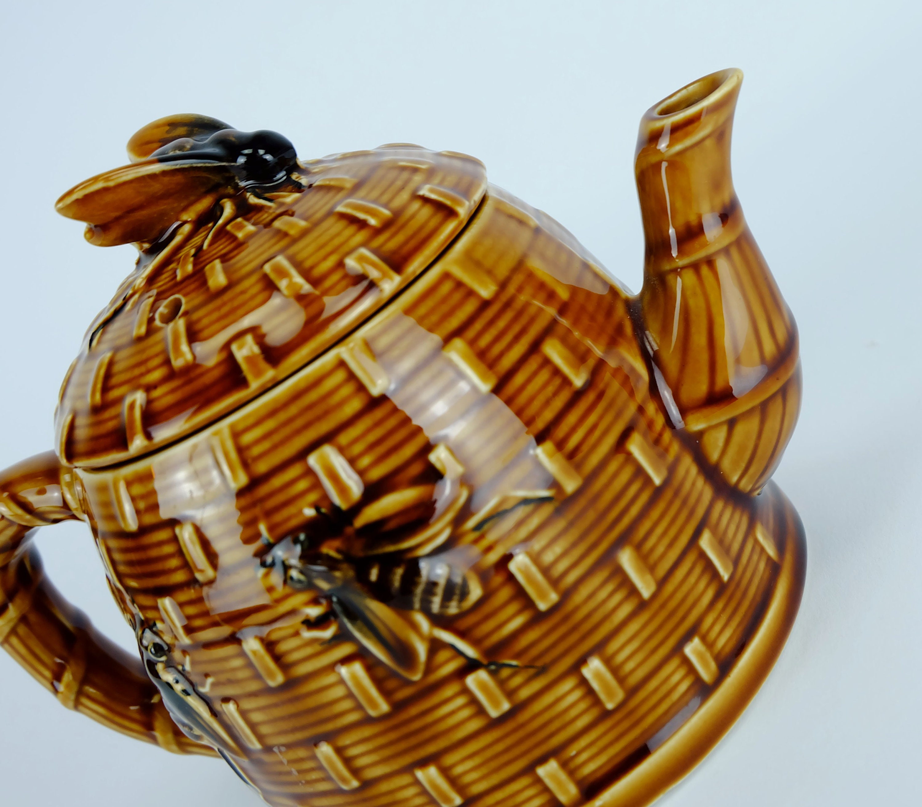 very beautiful ceramic TEAPOT in beehive shape with bee on lid 1930s