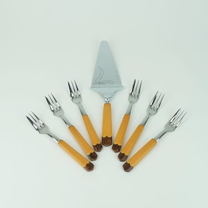 1930s art déco bakelite CAKE LIFTER and 6 cake forks amber and brown bakelite cake serving set in original box