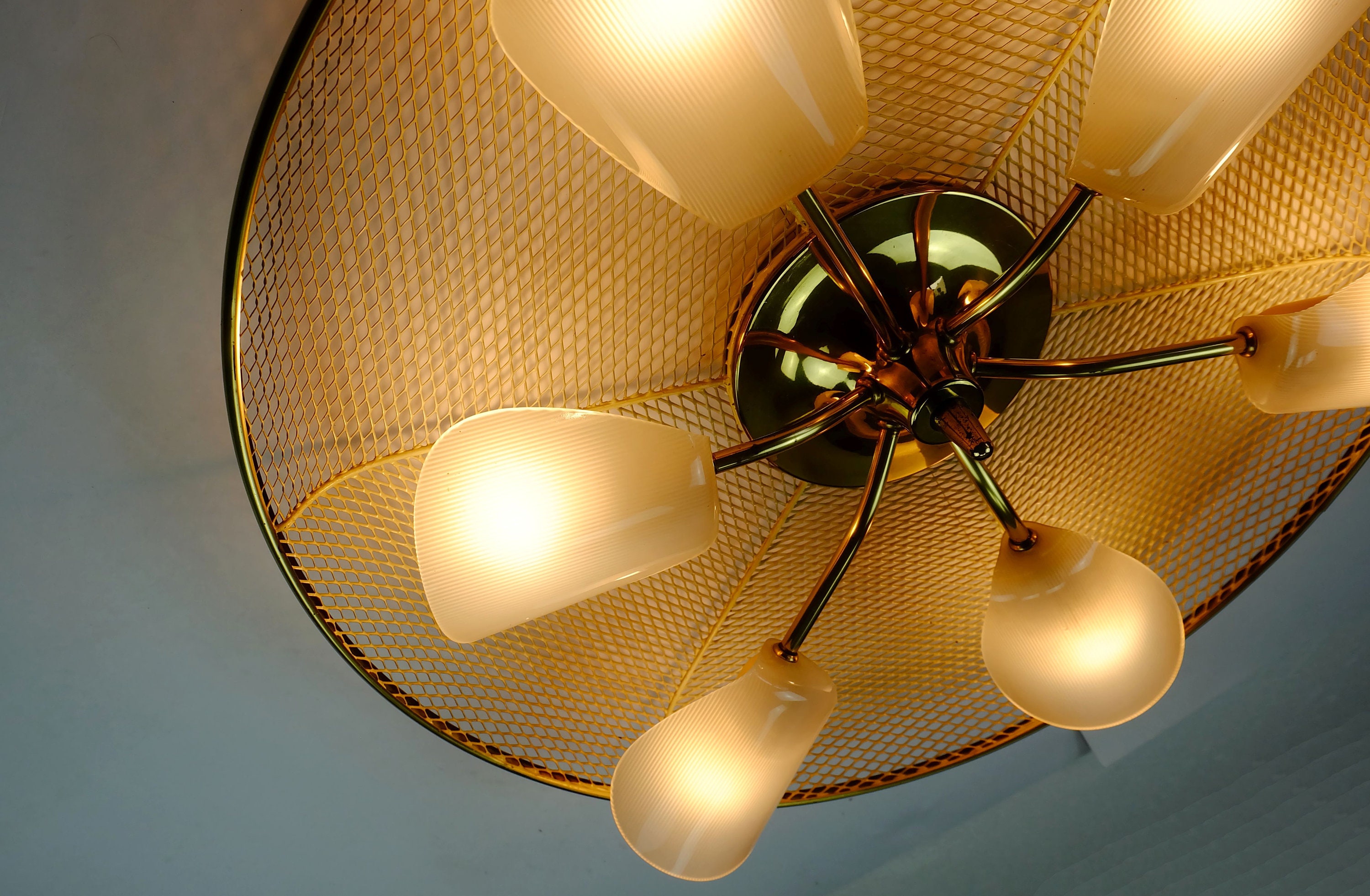 very beautiful large 1950s CEILING LAMP metal wire and brass with 6