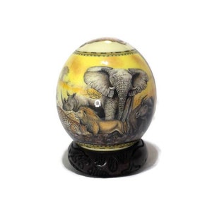 Coquille d'oeuf d'autruche à découpage Big Five d'Afrique avec fond coucher de soleil et carte de l'Afrique. Cadeaux uniques pour Noël, mariage, anniversaire, pendaison de crémaillère