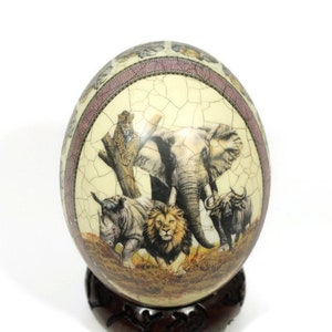 African Big Five Crackle design Mate finish Decoupage Shell. Ostrich Egg with big 5 Animals and South African flag. Ready to ship gifts