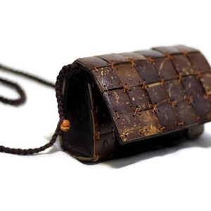Glänzende Kokosnussschalen in Quadrate, Umhängetasche, Abend-Clutch mit Clip-Magnet. Ausgefallene afrikanische Art Handmade Kostüm-Accessoires Handtasche