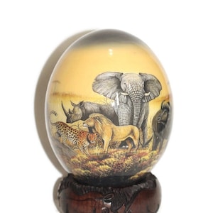 Zwart-bruine decoupage struisvogeleischaal Afrikaanse kaart en de Big Five Animals Art. Wordt geleverd met houten standaard, klaar om kerstcadeaus te verzenden