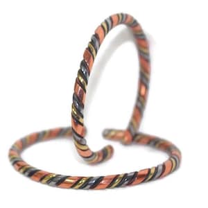 2x Ronde Spiraal Trio Wire-armband. Armband met gedraaide manchet van koper, messing en staal. Expressverzending via JNGcape. Unieke cadeauartikelen