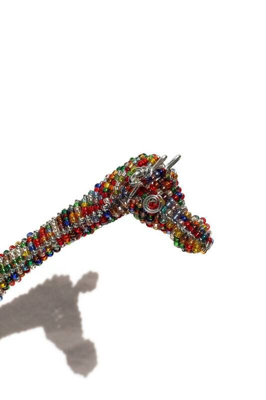 ビーズ細工のキリン彫刻：カラフルなアフリカの動物アート装飾 - Etsy 日本