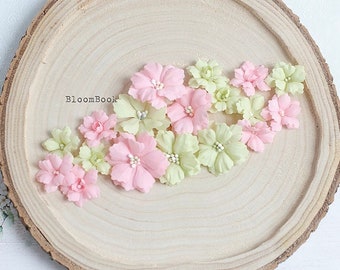 Flores de tela hechas a mano rosas y verdes, Scrapbooking, Decoración artesanal, Decoración de tarjetas, Flores decorativas, Decoración floral, Conjunto de flores