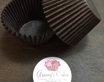 2 "x 1-3/4" braune ""größere"" fettdichte Backtasse in Standardgröße • Backfolie • Backförmchen • Muffins • Papierförmchen • Braune Backform."
