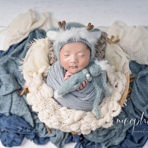 Knit dragon toy and hat Newborn boy photo prop Dragon costume Photo Prop Dragon stuffie Dragon Photo Toy Knitted toy Baby shower image 3