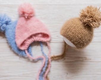 Knit Newborn Bonnet with Pompom - Gender Neutral Photo Prop