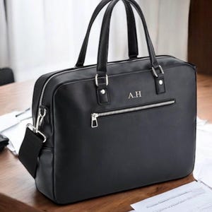 Sacoche noire personnalisée pour ordinateur portable pour homme, sac messager pour travail, porte-documents en cuir végétalien, cadeau personnalisé pour mari, monogramme papa, cadeau