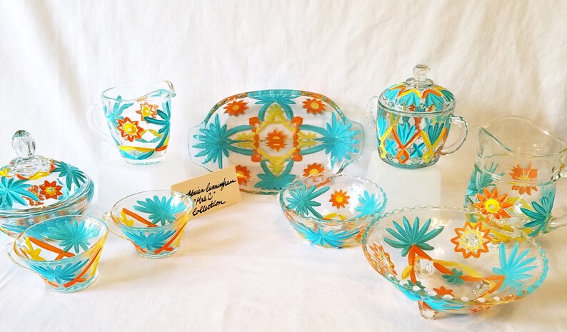 festive and multifunctional It/'s fun Beautiful vintage lidded jar is delightfully decorated in retro colors of turquoise and orange