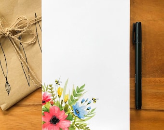 Watercolor Flowers and Bees Notepad: Tear-Off Desk Notes (5.5 x 8.5)