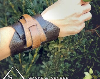 Rey inspired cuff, Imperial Resistance Leather Cuff, Genuine Leather Cuff, TLJ Leather Bracer, Hand Dyed Leather Bracelet