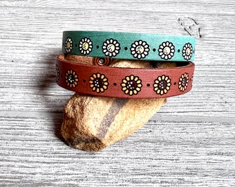 Petite Leather Daisy or Sunflower Bracelet / Layering Jewelry / Sunflower / Daisy / Simple Bracelet / Adjustable