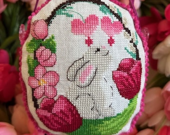 Flora's Basket - PDF Instant Download - Counted Cross Stitch Pattern