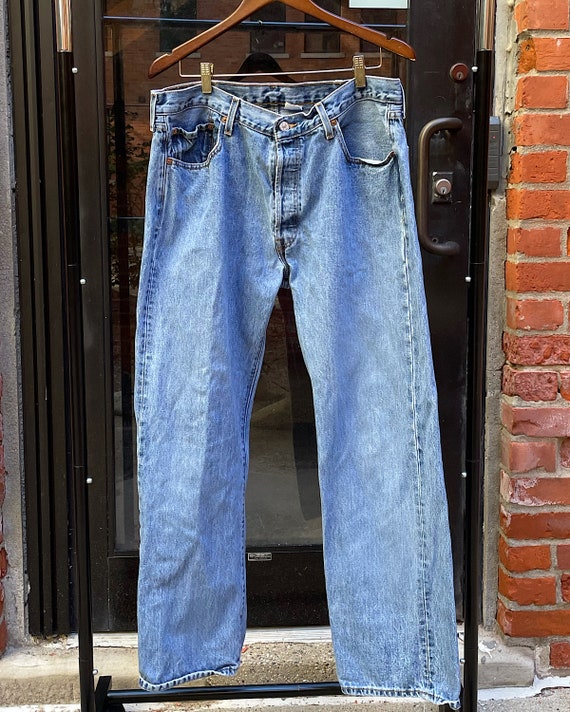 Vintage Levi's 501 Medium Wash Mom Jeans (36) - H… - image 2