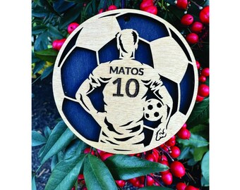 Adorno navideño de madera de jugador de fútbol personalizado
