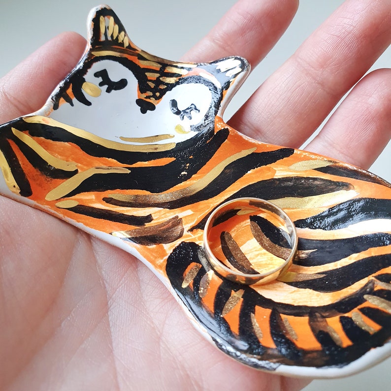 Tiger Ring Dish, Ceramic Tiger, Moon Phases, Birthday Gift, Boho Animal, Christmas Gift, Ceramic Animal Sculpture, Miniature Tiger image 3