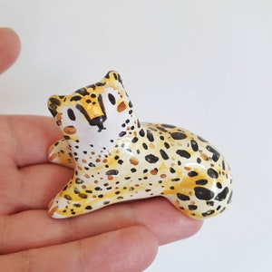 Leopard Figurine, Ceramic Leopard, Cheetah Figurine, Ceramic Cheetah, Safari Aniaml, Spirit Animal, Ceramic Cat