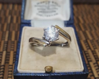 925 Sterling Silver Ring, Sparkly Simulated Diamond, Size T.5 US 9.75, Crossover