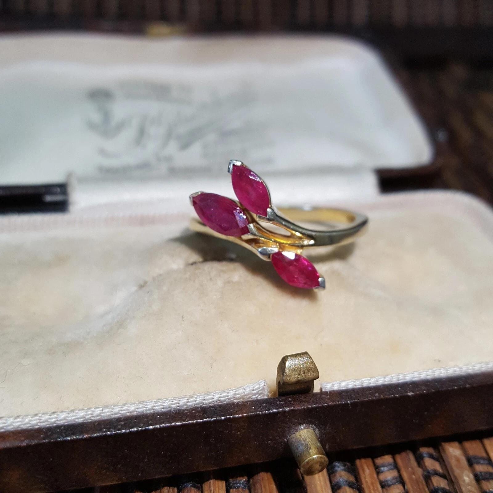 Bague En Argent Massif 925 Avec Rubis 7x5 Mm Et Zircons - Taille 56-57 - Neuve Sans Boîte
