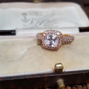 ディアモニーク 925スターリングシルバーリング、きらめく模造ダイヤモンド、サイズM US 6.25