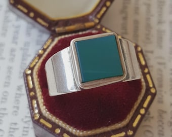 Vintage 925 Sterling Silver Ring, Green Paste Signet, Size O US 7.25, Dated 1976