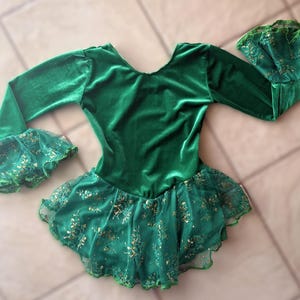 ハンドメイド グリーンベルベット レース ゴールド フローラル フリルスリーブ 女の子用 フィギュア アイススケート競技ドレス 4 (CXS)、4-6 (CS)、6-7、8-10、12-14、14-16