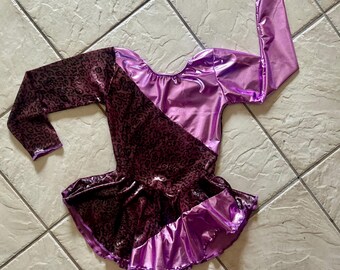 Handgjord Lila Leopardfärgad Sammet Glänsande Metallisk Tävlingsklänning för Konståkning för Flickor 4 (cxs) 4-6 (CS), 6-7 (CM), 8-10 (CL), 12-14, 14-16