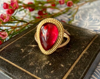 Heart Aflame : Victorian Era Etruscan Revival Pear Cut Garnet Cabochon Ring