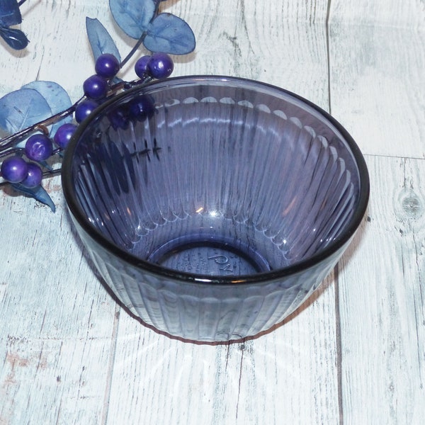 Vintage Pyrex Purple Ribbed Bowl