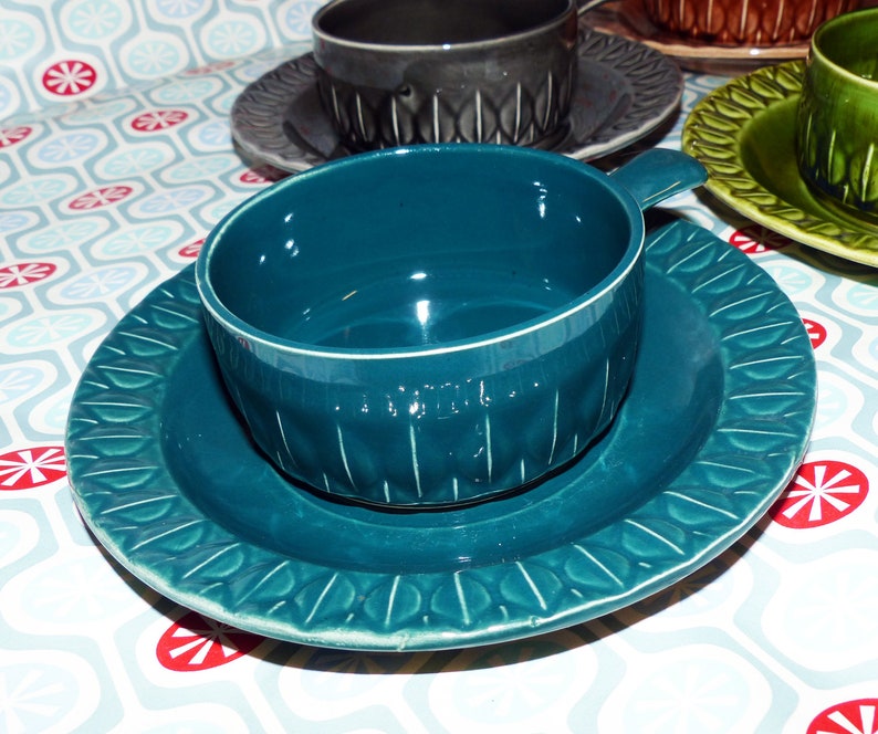 Holkham England Retro Soup Bowls with Saucers Mid Century Dining 2674