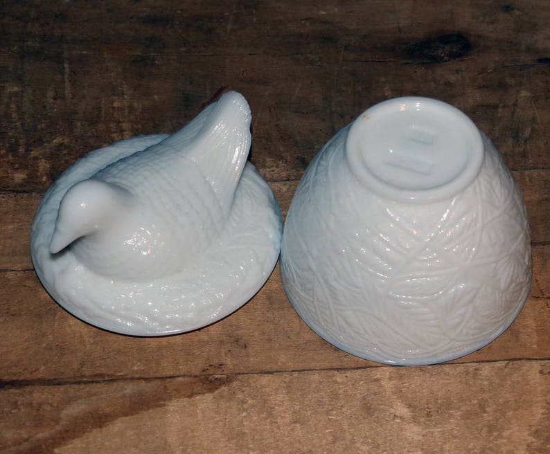 Bird on Nest Avon 1705 Covered Milk Glass Candy Dish