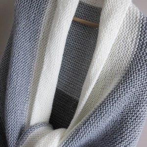 KNITTING PATTERN, Back Porch Shawl, knitted shawl, knit shawl, knitted shawl pattern, shawl pattern, knit wrap, knit shawl pattern, shawl zdjęcie 2