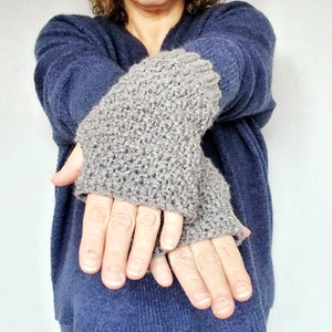 KNITTING PATTERN, &quot;Demi gloves&quot;, fingerless gloves, fingerless glove pattern, knitted glove pattern, fingerless glove knit pattern, winter