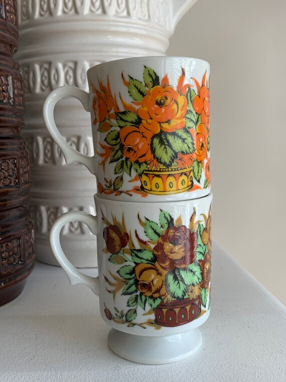 Fabulous Retro Japan Pedestal Porcelain Mugs With Flower