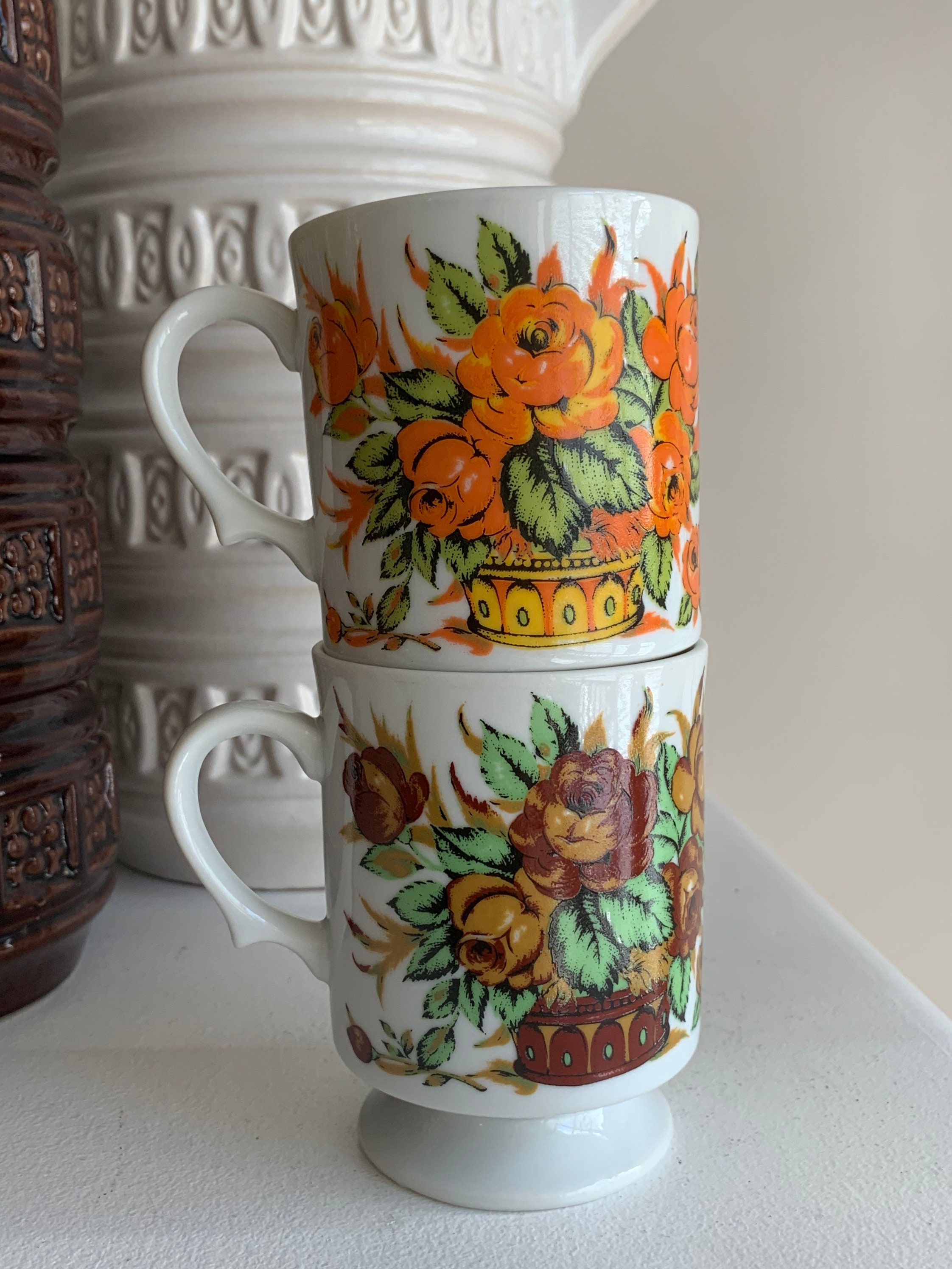 Fabulous Retro Japan Pedestal Porcelain Mugs With Flower Fabulous Retro Japan Pedestal Porcelain Mugs With Flower