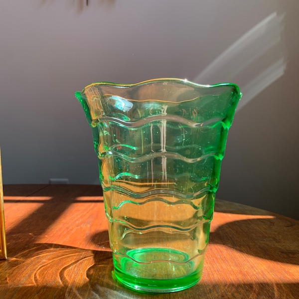 Gorgeous Uranium glass vase wavy design glows under black light