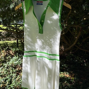Cute 1970’s White Stag tennis dress vintage green white with collar