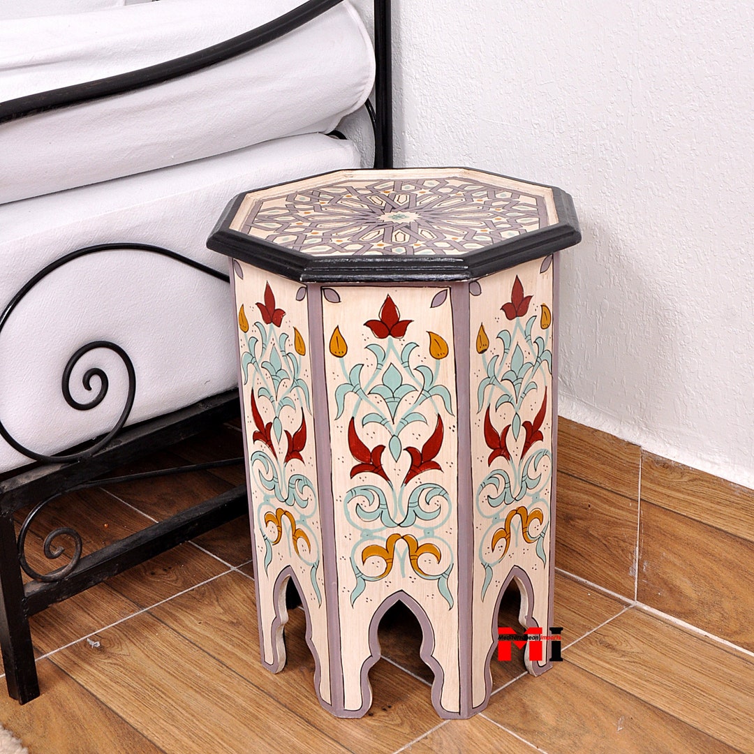 ヴィンテージ　MOROCCAN side table Vintage Moroccan-style Side Table, Intricately Carved Wood