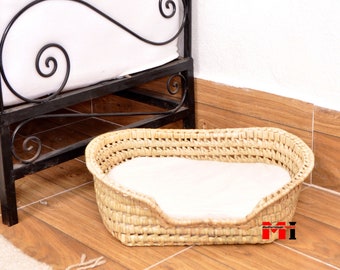 Chloe & Zain All Natural Wicker Pet Bed with Washable Pad Cover