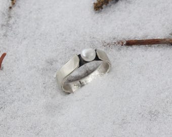 REDUCED Futuristic Pearl Ring, Handmade, Sterling Silver, Sci-Fi Inspired, Unisex, Size 9