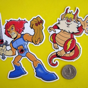 Conjunto de adesivos de vinil Lion-O e Snarf Thundercats - decalques de desenho animado recortados para laptop, skate, veículo, garrafa de água e muito mais!