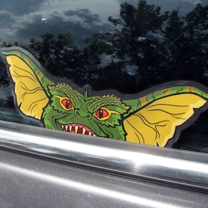 Adesivo trasparente "Peeking Gremlin" - Decalcomania trasparente fustellata per Gremlins, adatta per auto, laptop, skateboard, veicoli e molto altro!