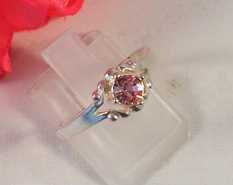 Avon Oval Pink Stone /& Rhinestone Ring